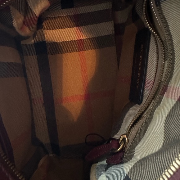 Authentic Burberry - Picture 5 of 9